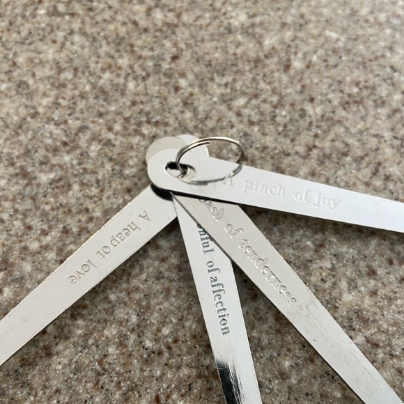 Shower Gift for Guests: Heart Shaped Measuring Spoons - Picture 6 of 9